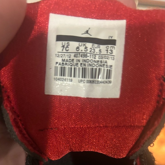 Preloved Jordans for toddlers - Picture 2 of 4